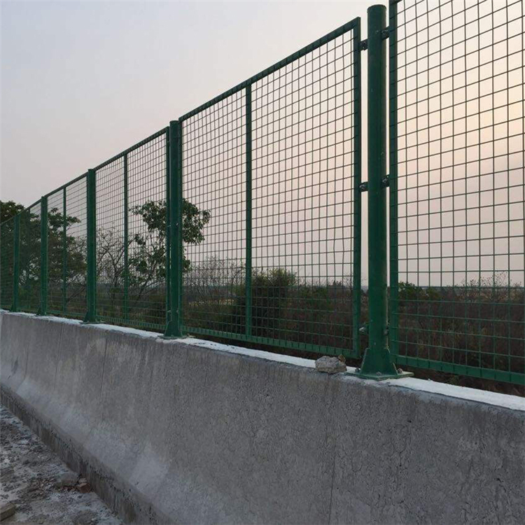 新疆人行天橋防拋網圖片3 新疆人行天橋防拋網圖片3