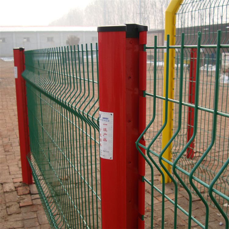 廣東桃型柱護(hù)欄網(wǎng)圖片4