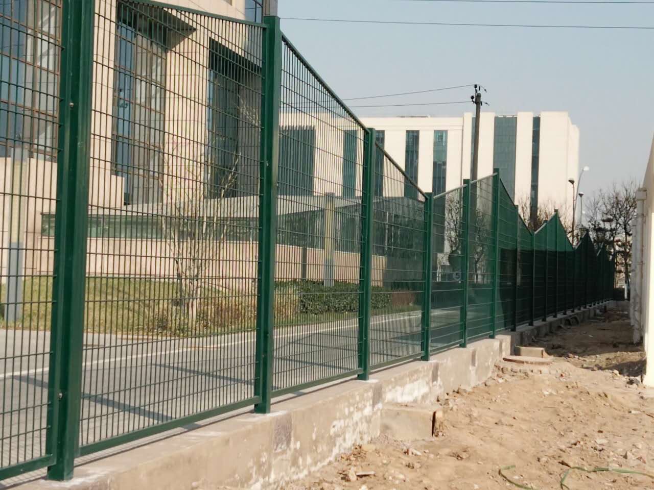 新疆垃圾填埋場防飛散網圖片2