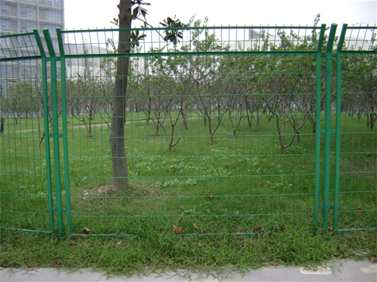 福建圈地隔離柵生產(chǎn)廠家圖片4