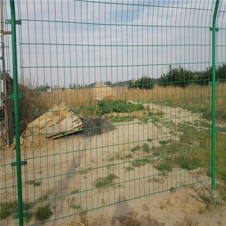 新疆鐵絲護欄網(wǎng)-鐵絲圍欄網(wǎng)圖片2