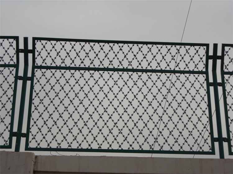 福建防攀爬刀片阻隔防護網圖片3