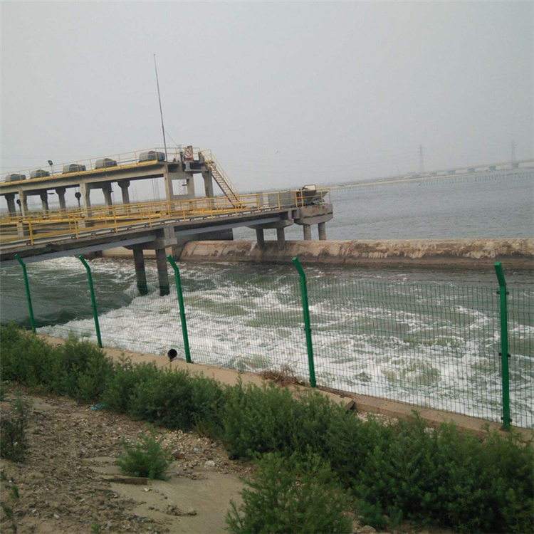 廣東水庫庫區(qū)隔離網圖片3 廣東水庫庫區(qū)隔離網圖片3