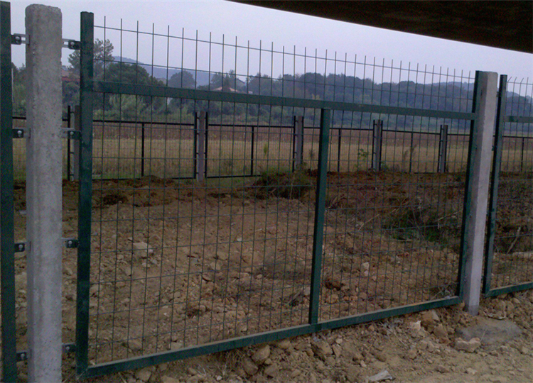 四川鐵路通線8001隔離柵圖片3