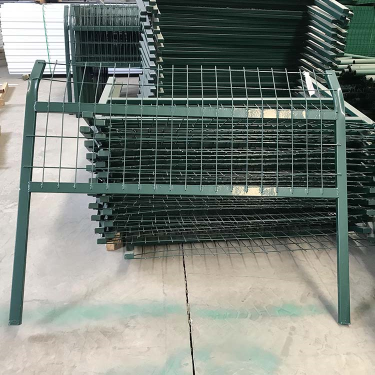 陜西加高防護柵欄圖片4 陜西加高防護柵欄圖片4