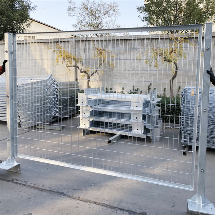 陜西加高防護柵欄圖片3 陜西加高防護柵欄圖片3