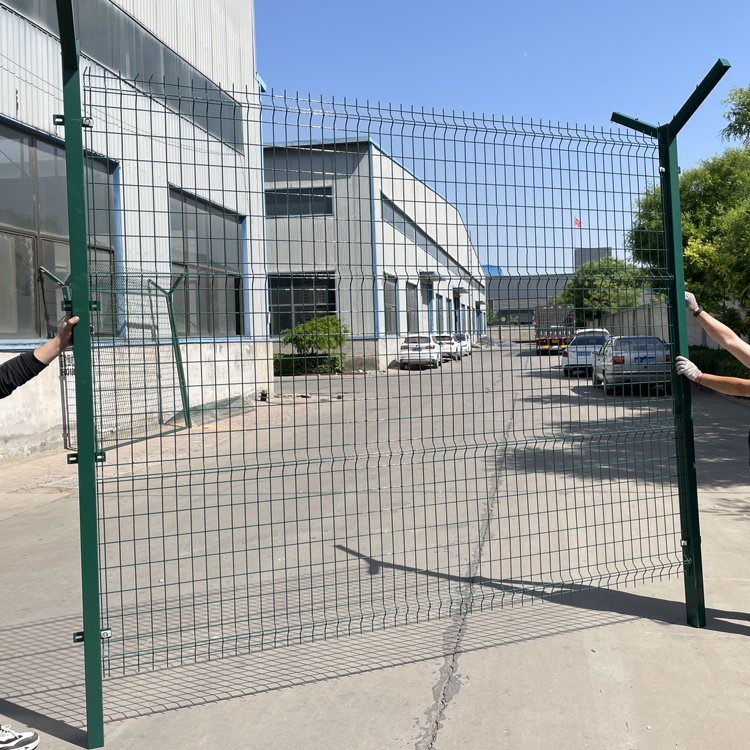 河南飛行區鋼絲護欄網圖片2 河南飛行區鋼絲護欄網圖片2