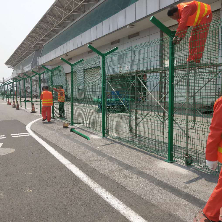 河南飛行區鋼絲護欄網圖片4 河南飛行區鋼絲護欄網圖片4
