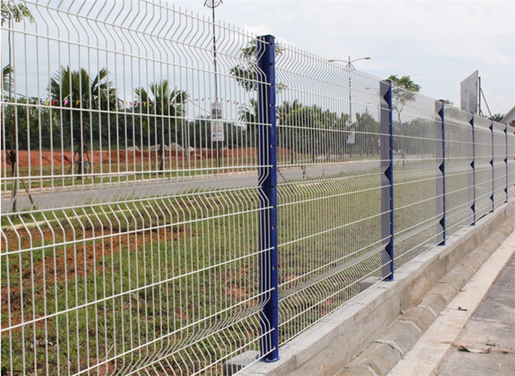 江蘇工廠鐵絲隔離網圖片3