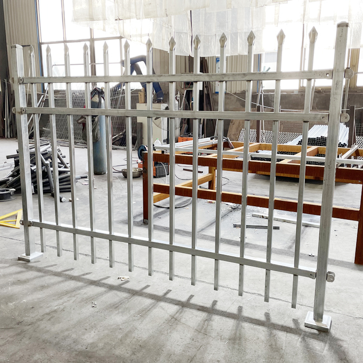 新疆鋅鋼護(hù)欄圖片2