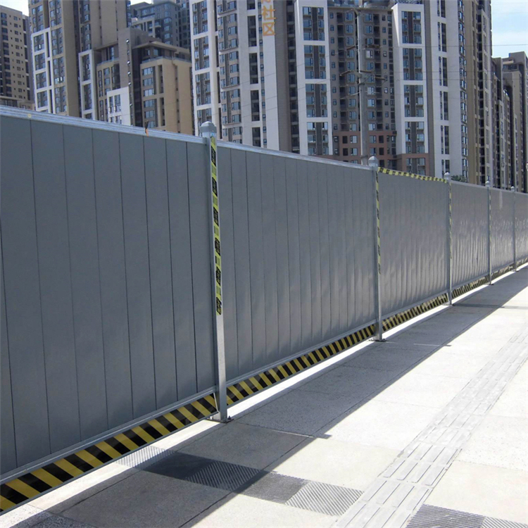 彩鋼瓦施工圍擋圖片2 彩鋼瓦施工圍擋圖片2