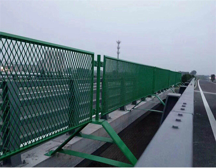 江蘇光伏電站金屬網(wǎng)圍欄圖片3 江蘇光伏電站金屬網(wǎng)圍欄圖片3