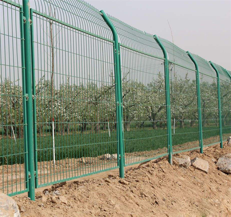 省道公路護(hù)欄網(wǎng)圖片2 省道公路護(hù)欄網(wǎng)圖片2