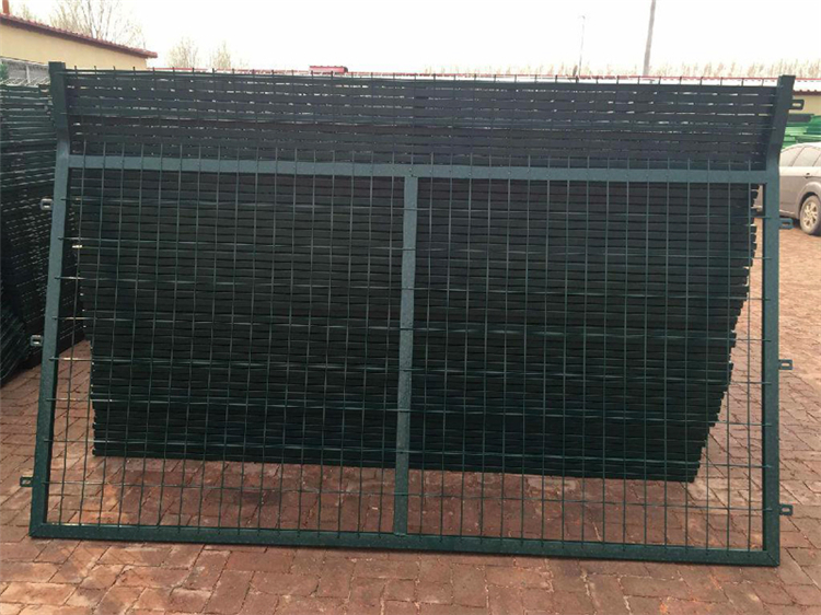 新疆金屬網片防護柵欄