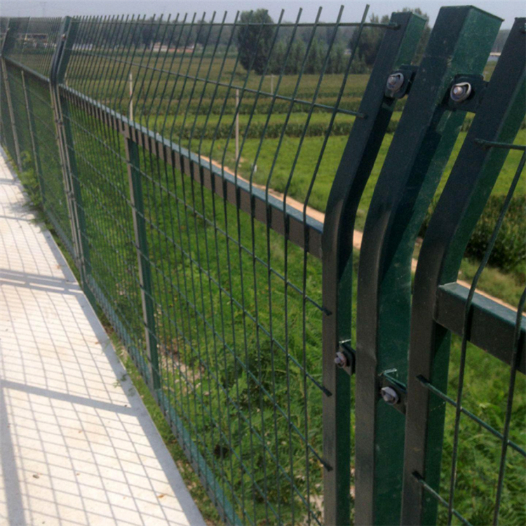 新疆鋼絲鐵路護欄網圖片3