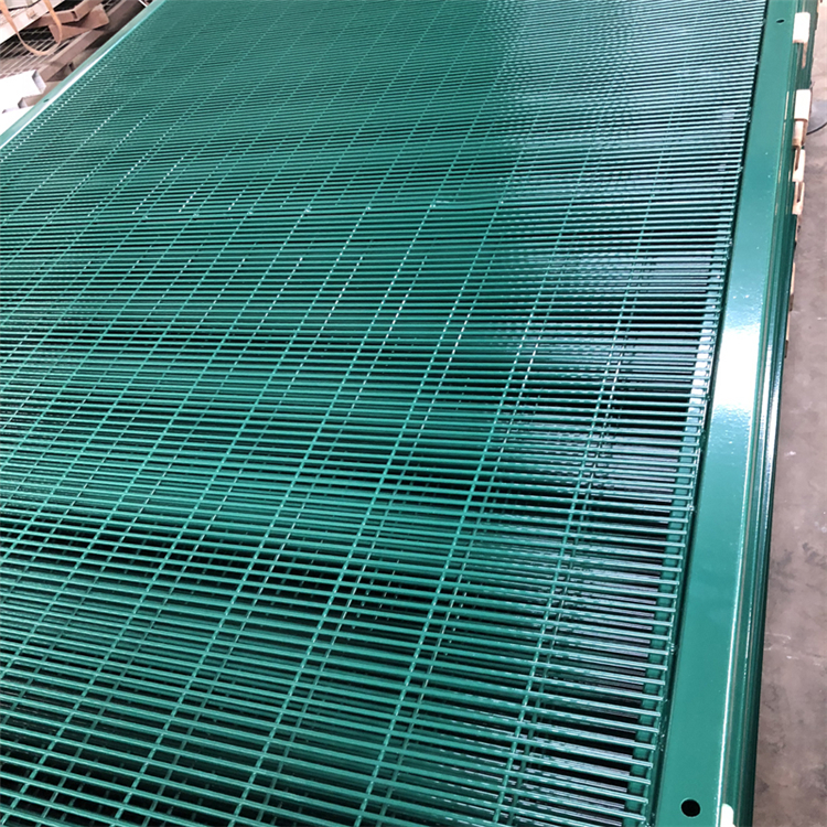 廣東巡邏道頂部金屬隔離網圖片4