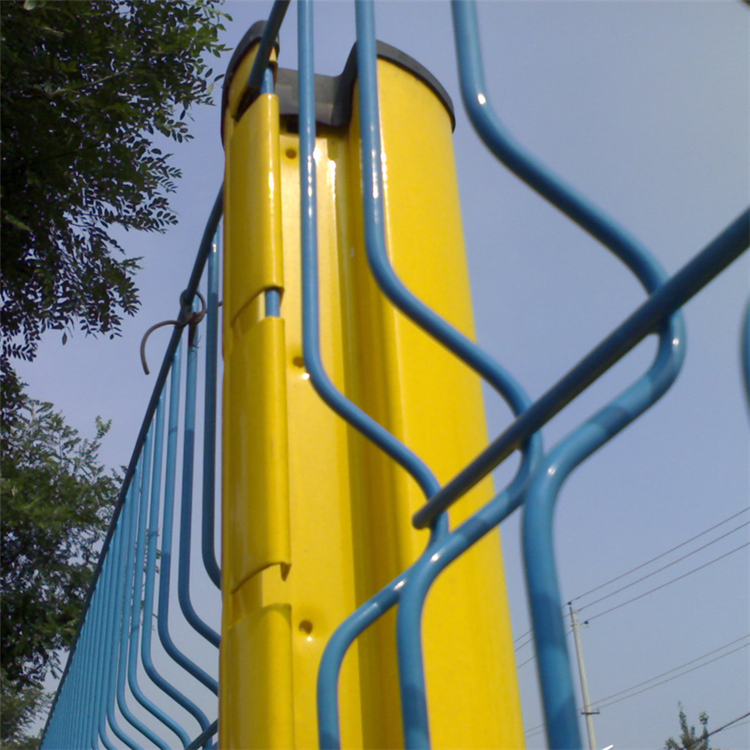 河南桃型柱加強折彎圍欄