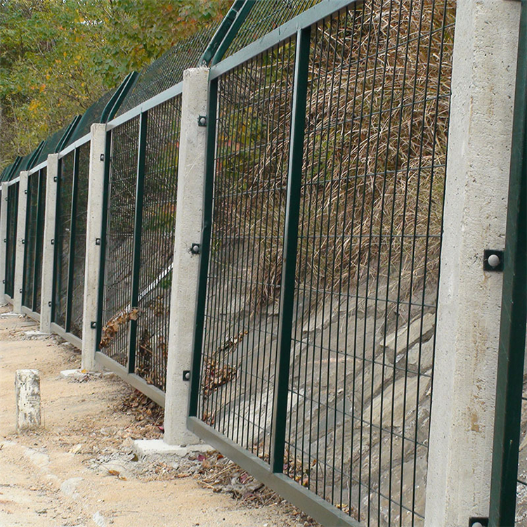 鐵路兩側(cè)護(hù)欄網(wǎng)圖片3