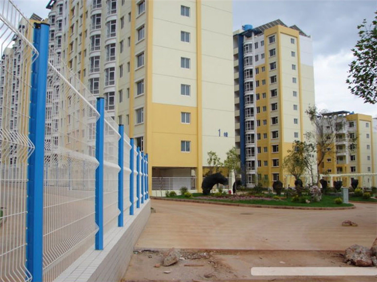 福建三折彎桃型柱護欄網知識講解圖片3