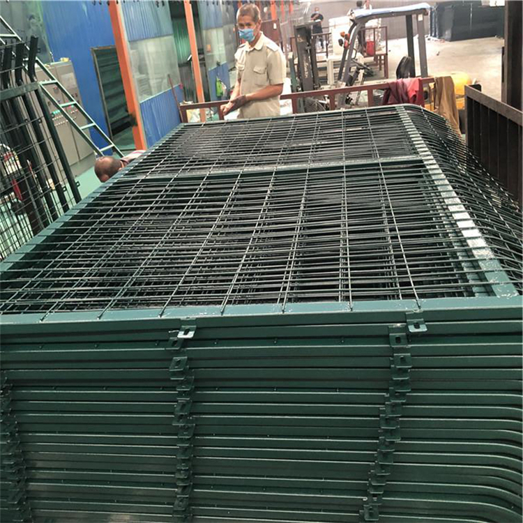 鐵路防護柵欄廠家定制圖片1 鐵路防護柵欄廠家定制圖片1