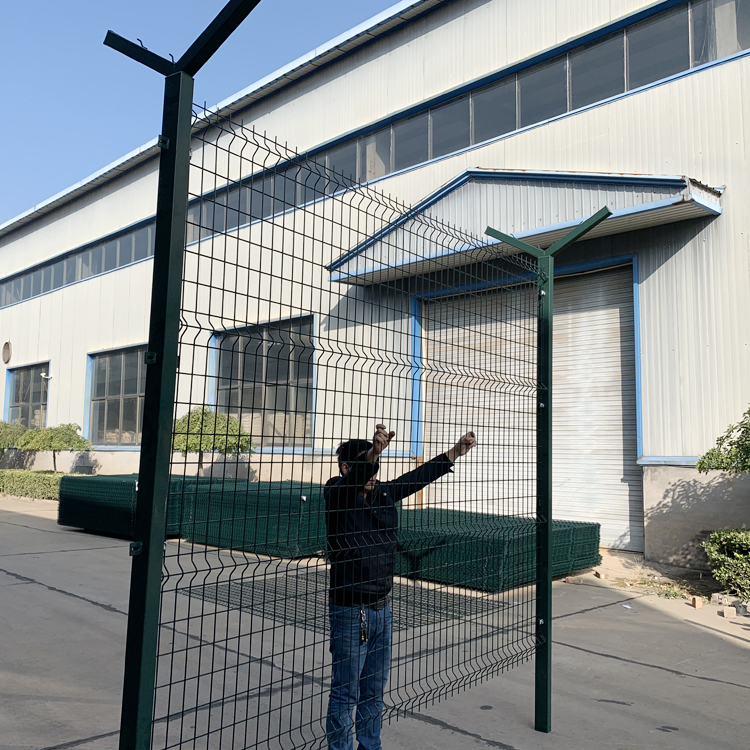 機場外圍防御網圍界廠家圖片2 機場外圍防御網圍界廠家圖片2