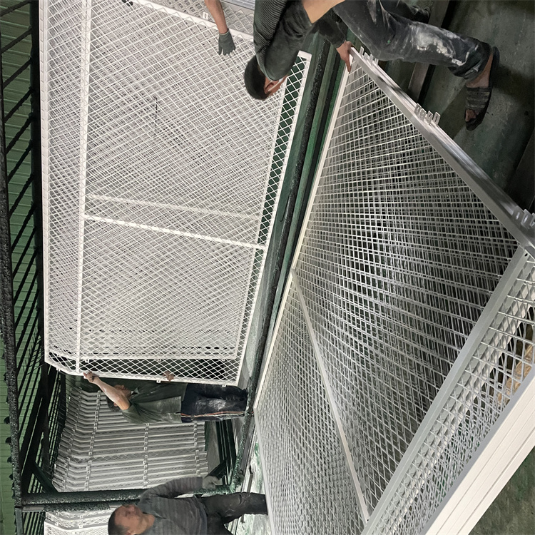 不同場區金屬護欄網的設計方案圖片3 不同場區金屬護欄網的設計方案圖片3