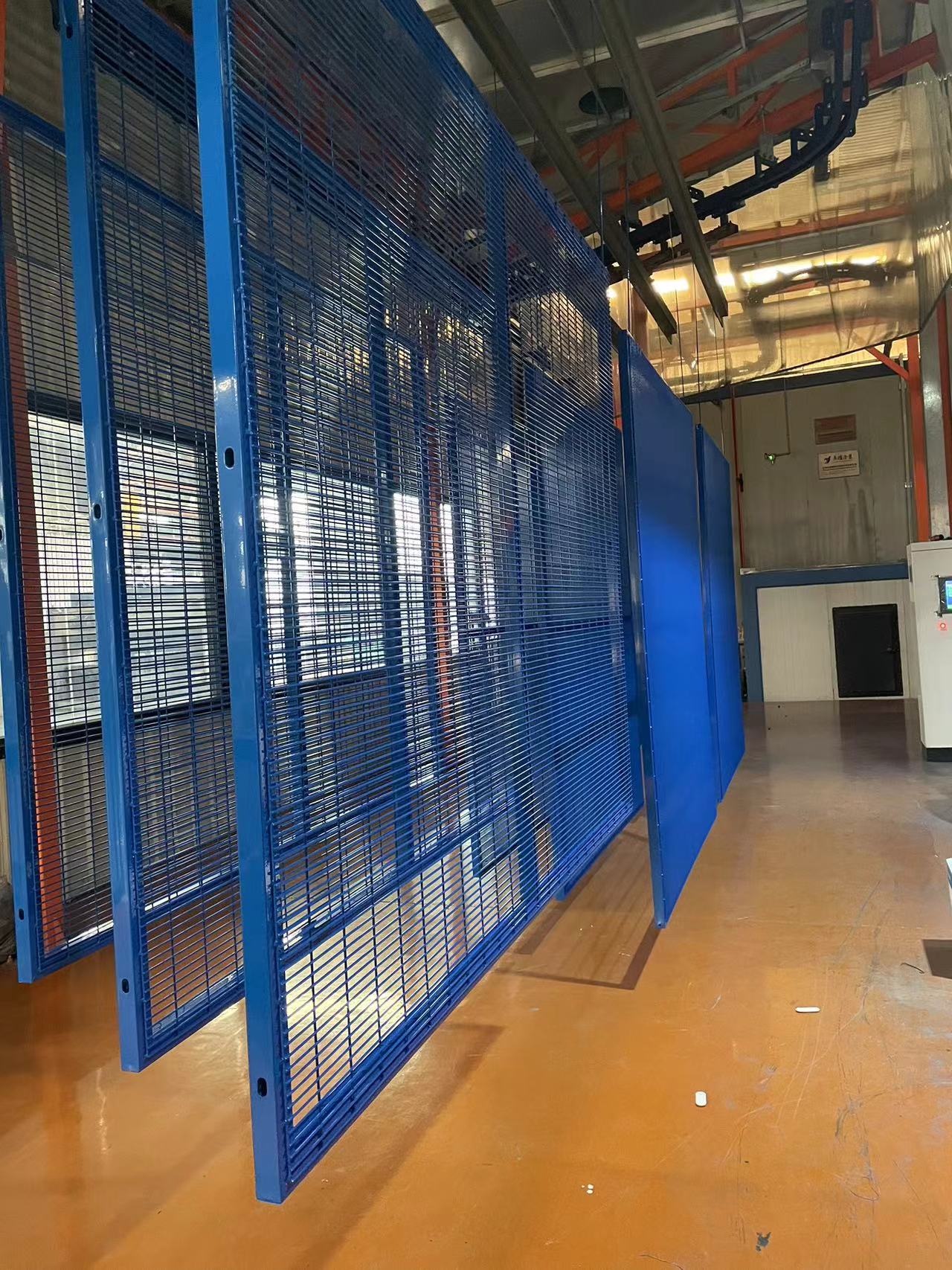 江蘇監獄密紋網隔離網圍欄應用場景圖片4 江蘇監獄密紋網隔離網圍欄應用場景圖片4