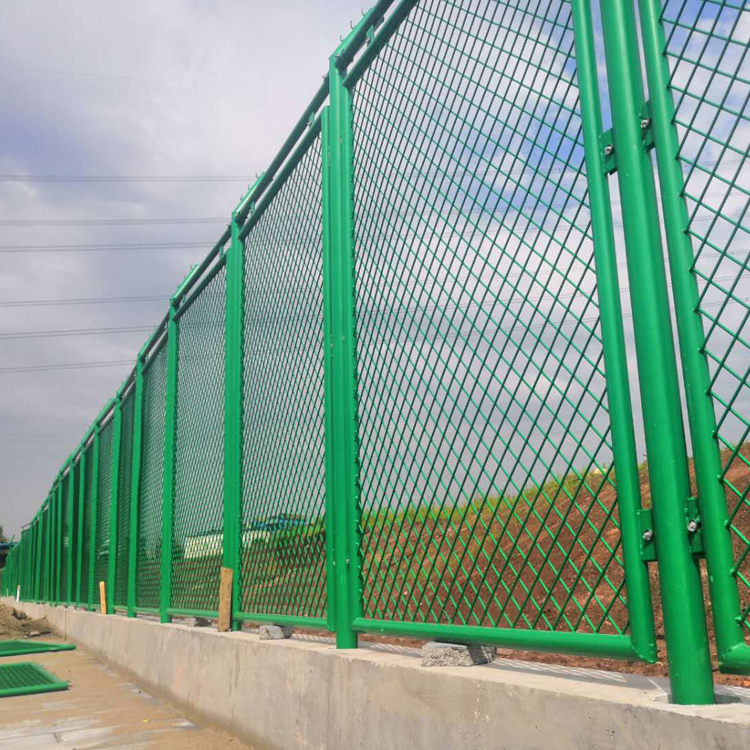 福建海關保稅區菱形網孔圍欄圖片3 福建海關保稅區菱形網孔圍欄圖片3