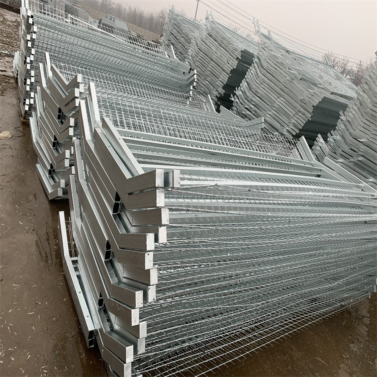 鐵路熱鍍鋅防爬刺的實(shí)際應(yīng)用圖片4 鐵路熱鍍鋅防爬刺的實(shí)際應(yīng)用圖片4