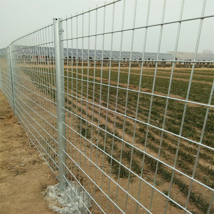 廣東光伏發(fā)電廠圍欄網(wǎng)圖片5 廣東光伏發(fā)電廠圍欄網(wǎng)圖片5