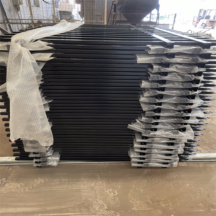 鋅鋼圍墻柵欄材料影響價格圖片4 鋅鋼圍墻柵欄材料影響價格圖片4