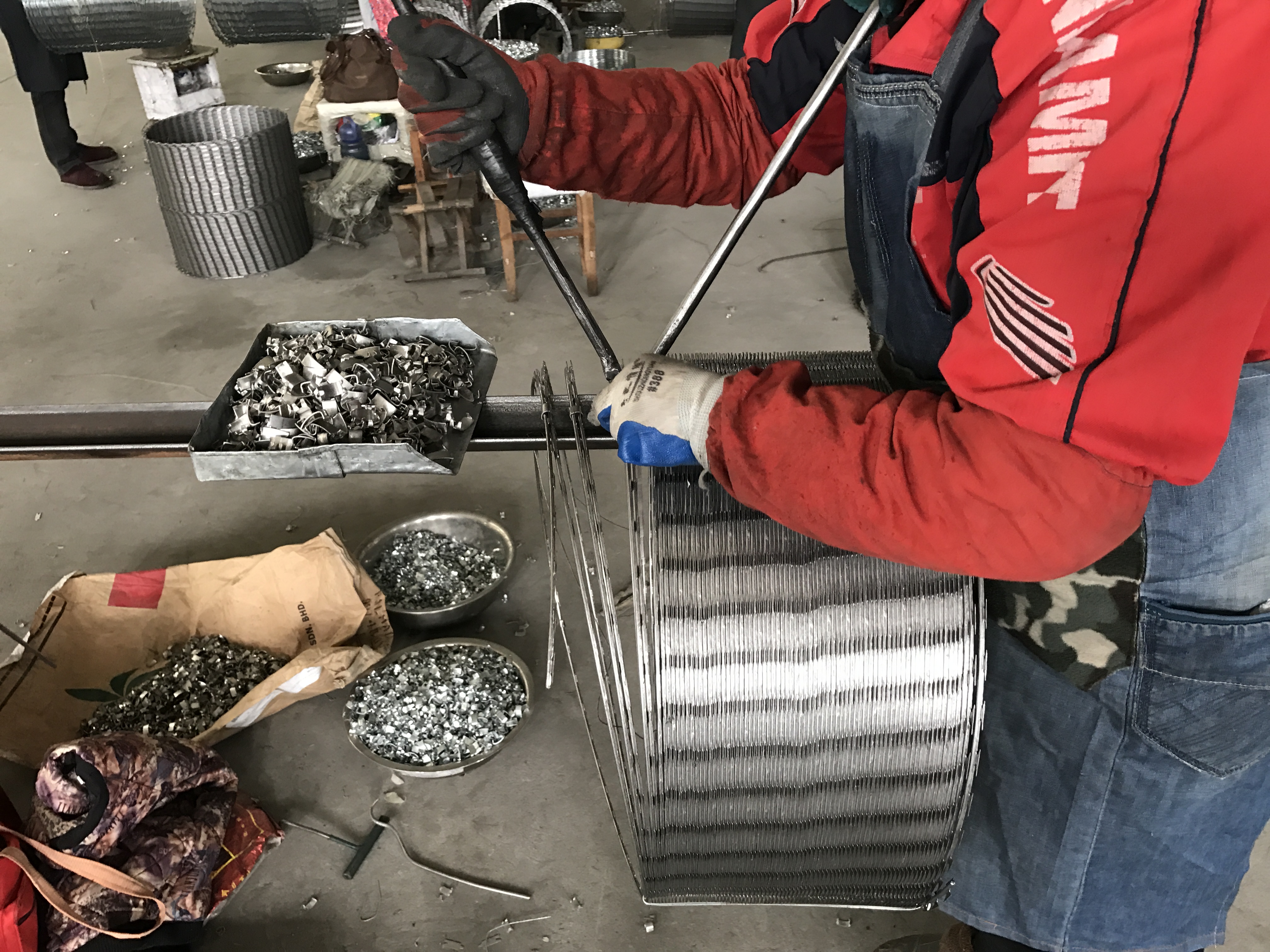 新疆熱鍍鋅刀刺網滾籠價格以及質量圖片4