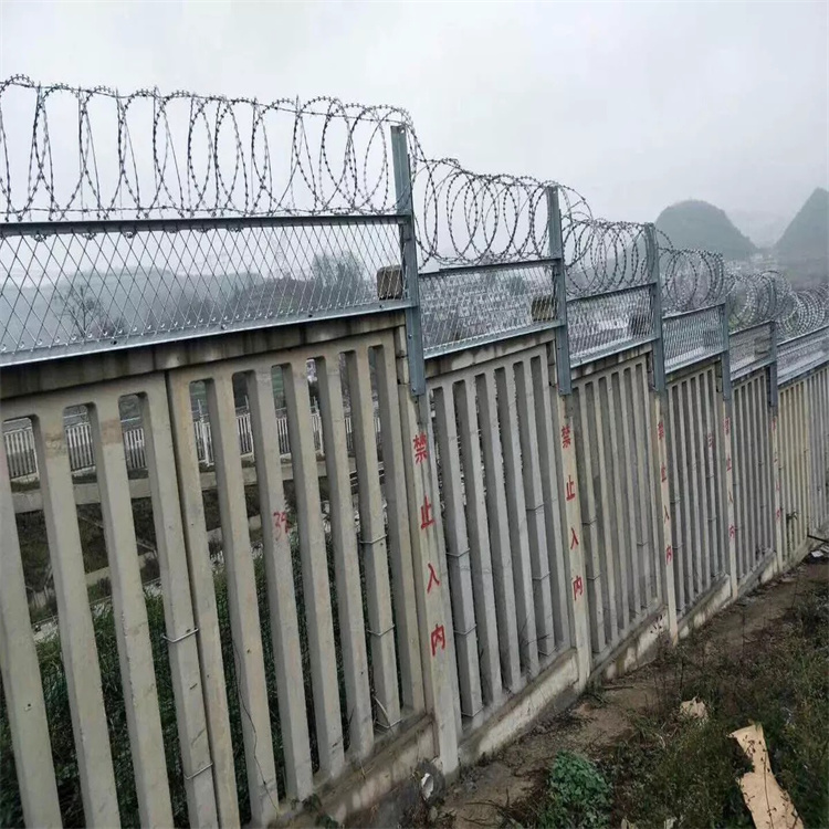 高鐵防護刺絲滾籠支架系列用品圖片6 高鐵防護刺絲滾籠支架系列用品圖片6