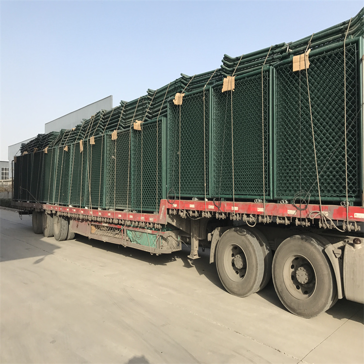 新疆足球場(chǎng)勾花圍欄網(wǎng)圖片3 新疆足球場(chǎng)勾花圍欄網(wǎng)圖片3