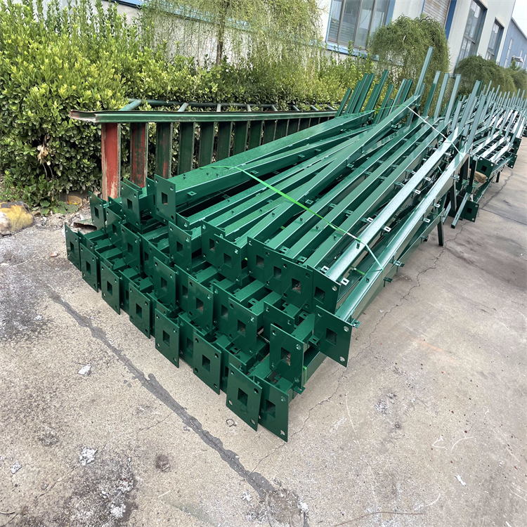 監(jiān)獄防護鋼網(wǎng)墻圖片2 監(jiān)獄防護鋼網(wǎng)墻圖片2