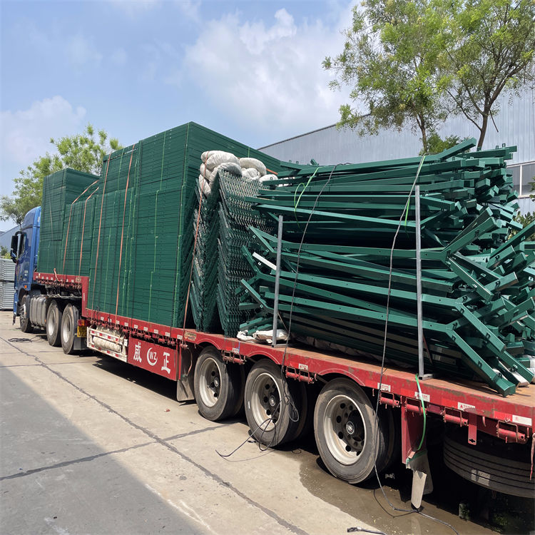 機(jī)場(chǎng)鐵絲網(wǎng)圍界圖冊(cè)展示圖片4 機(jī)場(chǎng)鐵絲網(wǎng)圍界圖冊(cè)展示圖片4