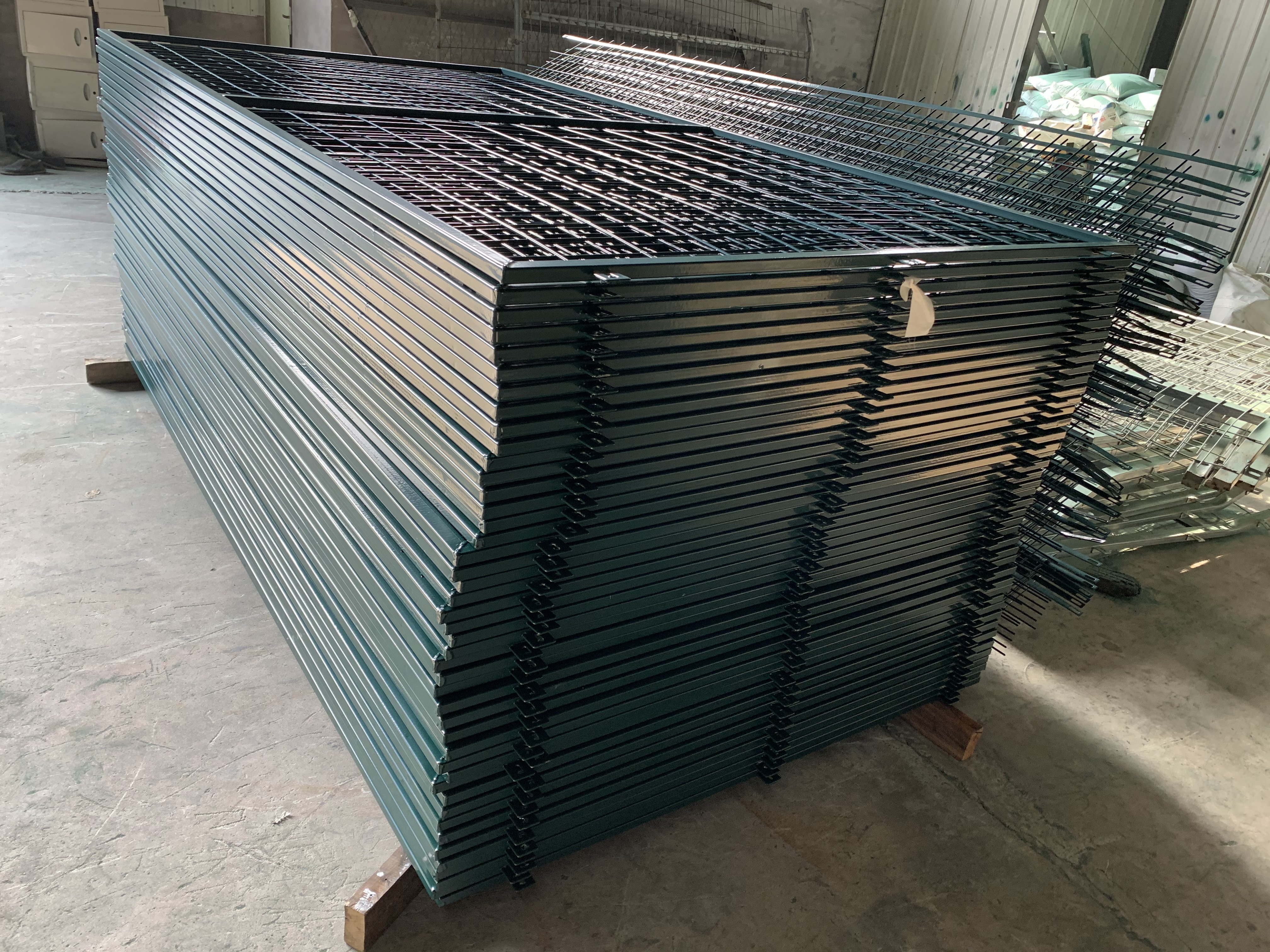 福建圈地農業園林高品質金屬隔離網圖片5