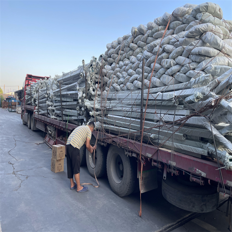 機場跑道金屬鐵絲網(wǎng)圍界工廠圖片4 機場跑道金屬鐵絲網(wǎng)圍界工廠圖片4