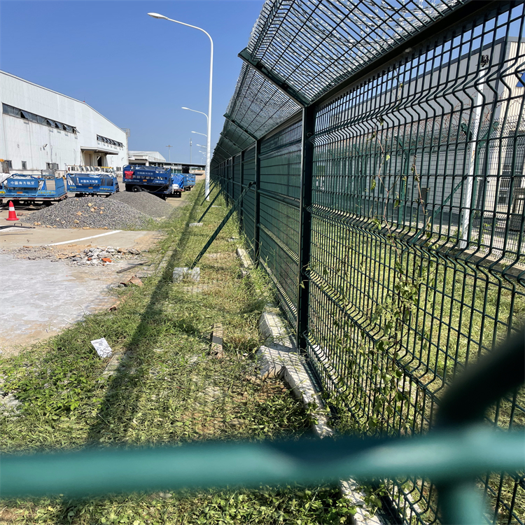 機場跑道金屬鐵絲網(wǎng)圍界工廠圖片6 機場跑道金屬鐵絲網(wǎng)圍界工廠圖片6