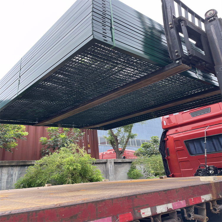 四川機(jī)場(chǎng)監(jiān)獄鋼筋隔離網(wǎng)圖片4