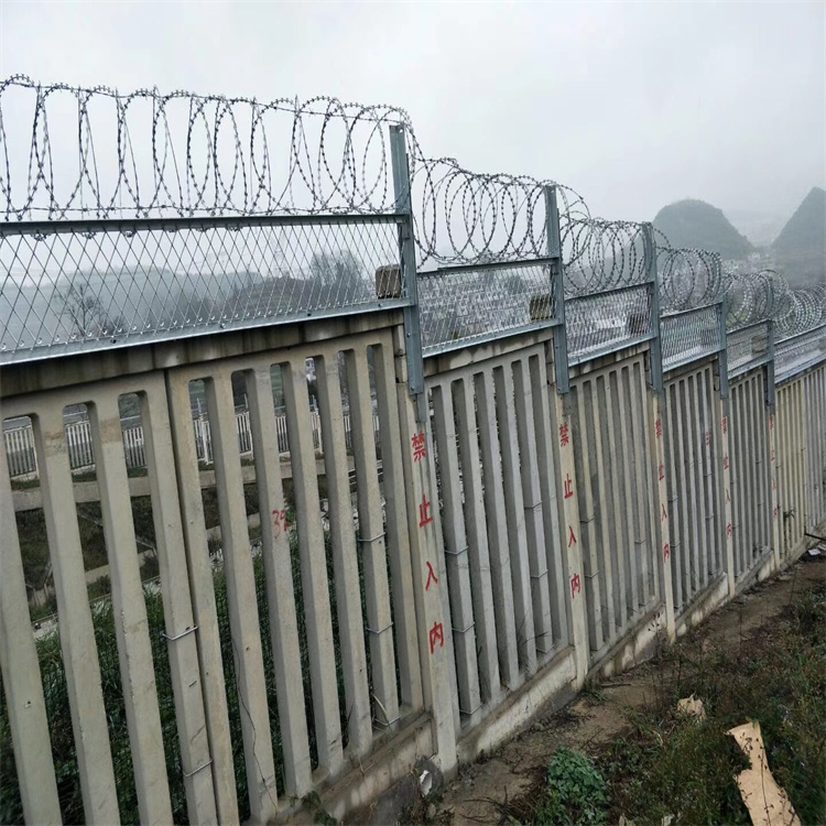 貴州鐵路熱鍍鋅金屬防爬刺