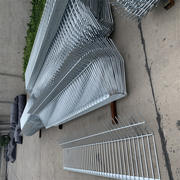 貴州鐵路熱鍍鋅金屬防爬刺圖片4 貴州鐵路熱鍍鋅金屬防爬刺圖片4