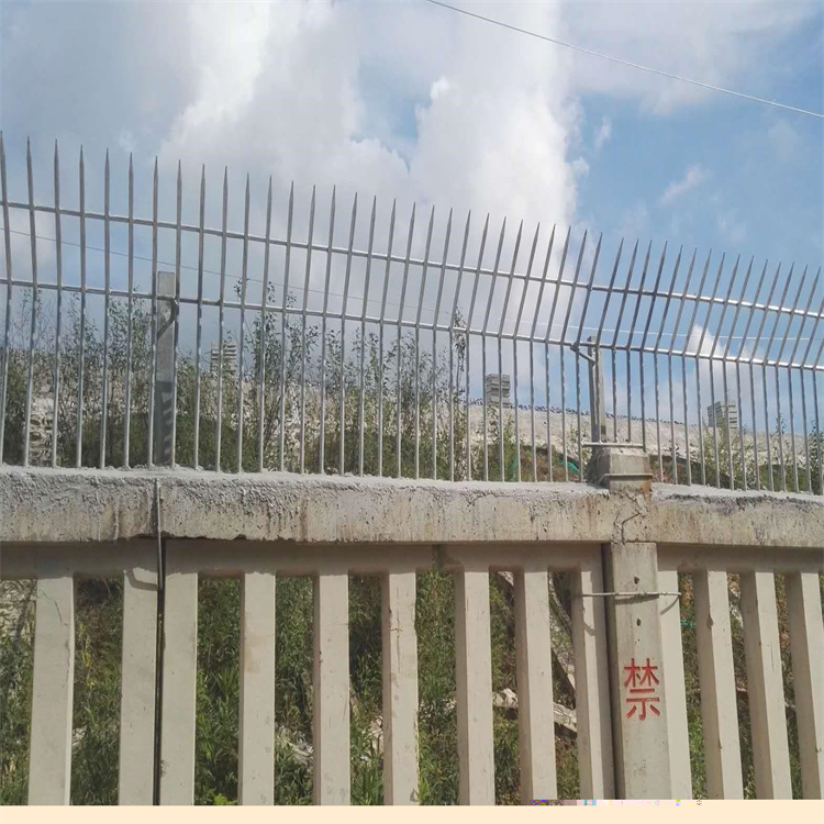 貴州鐵路熱鍍鋅金屬防爬刺圖片5 貴州鐵路熱鍍鋅金屬防爬刺圖片5