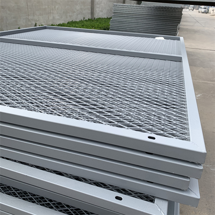 監獄鋼板網隔離柵護欄圖片5 監獄鋼板網隔離柵護欄圖片5