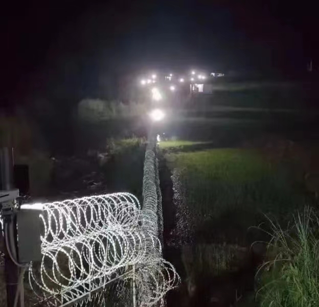 邊境刀片滾籠阻隔網圖片3 邊境刀片滾籠阻隔網圖片3